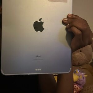 Apple iPad - Sleek Silver Finish